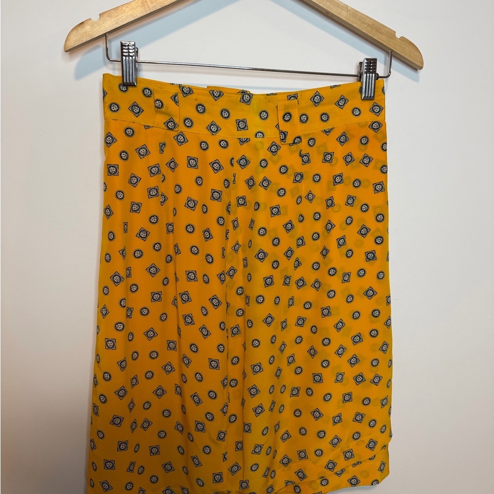 💛 Vintage Jones New York 80s Golden Yellow Two-Piece Set – Blouse + Skirt - Picture 3 of 3